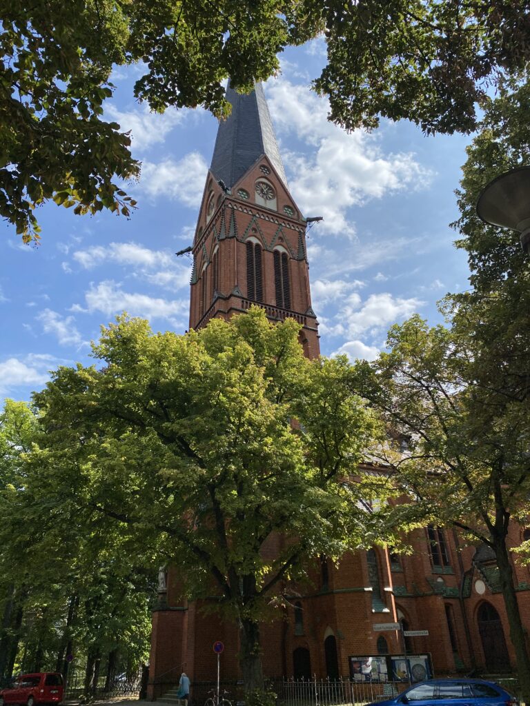 Die Erlöserkirche gehört zu den imposantesten Kirchenbauten in Potsdam